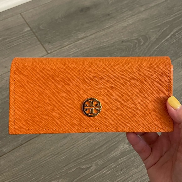 Tory Burch Orange Sunglasses Case - Picture 1 of 6